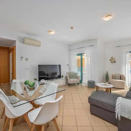Gorgeous Oceanview Apartment, Marina *