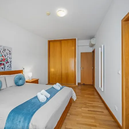Gorgeous Oceanview Apartment, Marina Apartment Albufeira